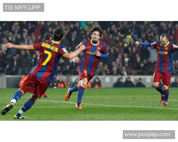 足球明星虚拟特效视频带你领略梦幻赛场的精彩瞬间与炫酷技能展示